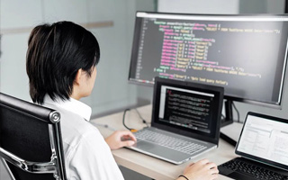 乐平 ,php声明和调用变量的符号是什么？